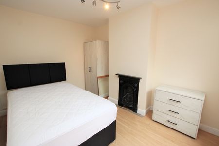 Room 2 35 Tresham Street, Kettering - Photo 2