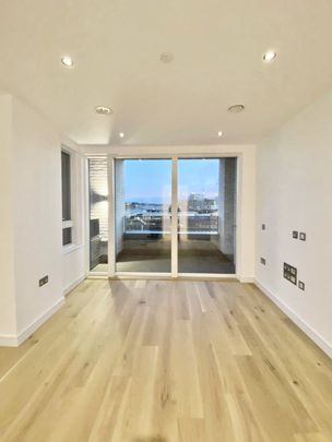 Grant Road, London - Photo 1