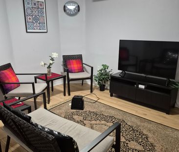 For Lease - 3072 Caulfield Crescent, Mississauga, Ontario - Photo 6