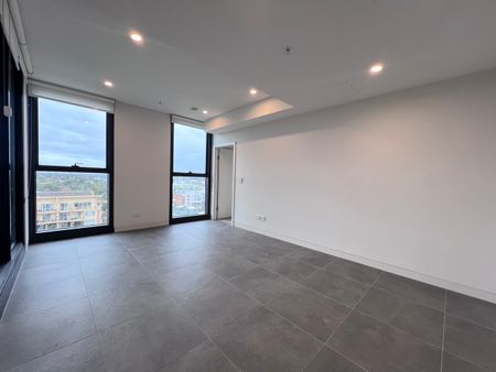 Modern 1-Bedroom + Study Apartment in Prime Homebush Location - Photo 3