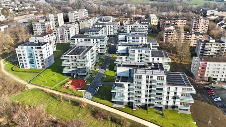 Close to downtown, in a green setting - Photo 3