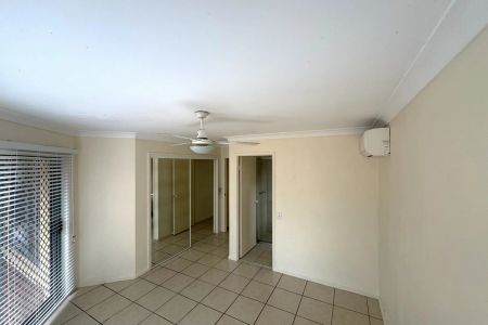 FAMILY HOME IN A QUIET POCKET OF THE GAP - Photo 4