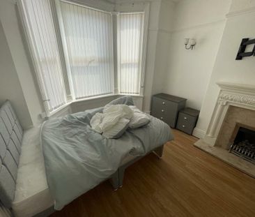 Room in a Shared House, Mellor Road, CH42 - Photo 2
