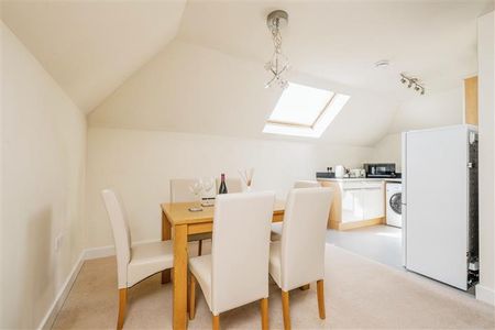 Oakwood Court - Photo 3