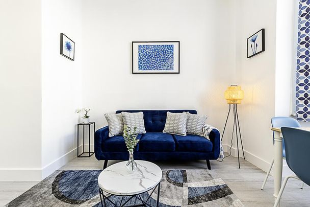 2 bedroom flat to rent - Photo 1