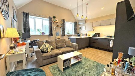2 bedroom flat to rent - Photo 2