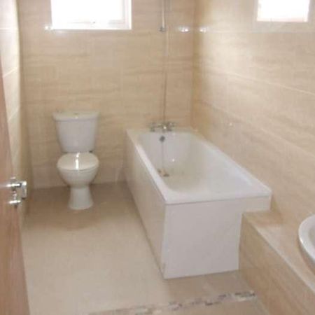 City Road, Roath, Cardiff, CF24 - Photo 3