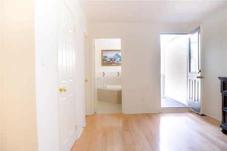 For Lease - 241 Torbarrie Road, Toronto, Ontario - Photo 4