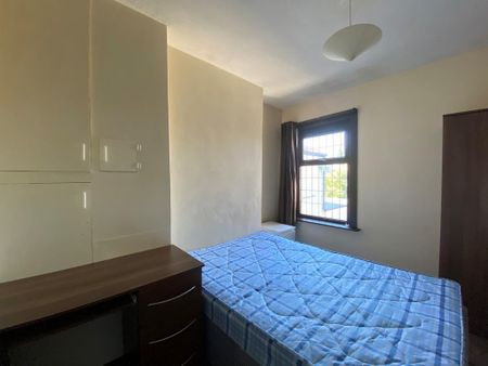 4 bedroom terraced house to rent - Photo 3