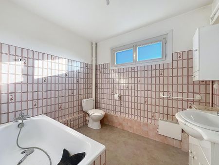 Location Appartement 2 pièces 57m² LE GRAND QUEVILLY 76120 - Photo 2