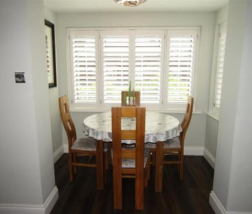 4 bedroom end of terrace house to rent - Photo 3