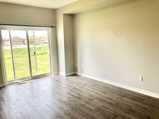 4 Tegan Crt, Odessa, ON K0H 2H0 - Photo 1