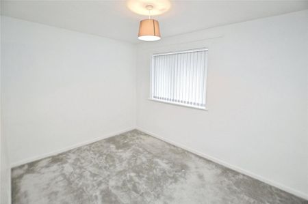 2 bedroom end of terrace house to rent - Photo 2