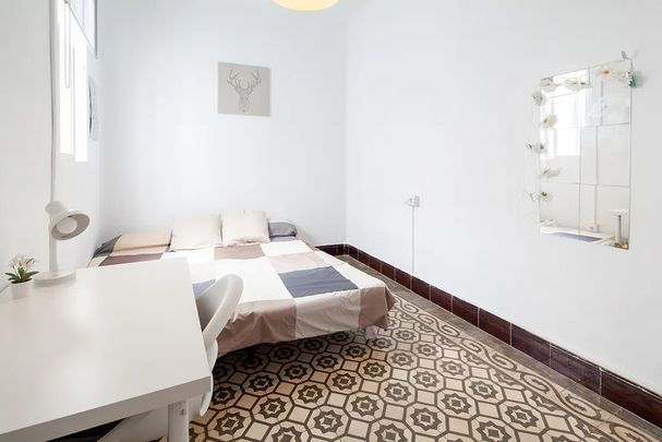 Calle Bustos Tavera, Sevilla, Andalusia 41003 - Photo 1