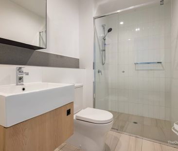 Modern 2-Bedroom Apartment in Aqua Residences, Newstead - Photo 3
