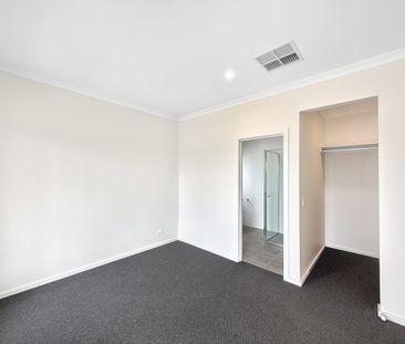 🏡 Brand New 4-Bedroom House in Eynesbury - Photo 1