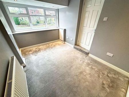 Tewkesbury Avenue, Hale, Altrincham, WA15 - Photo 3