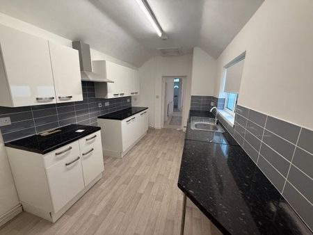 Catherine Street, Llanelli, SA15 - Photo 2