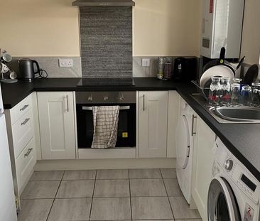 2 bedroom flat to rent - Photo 4