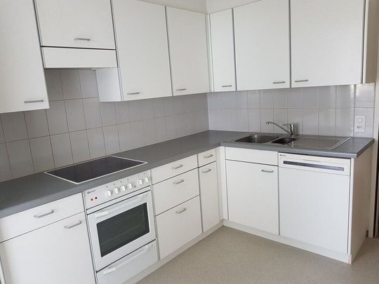 Spacious 3.5-room apartment in the center of Glattfelden - Photo 1