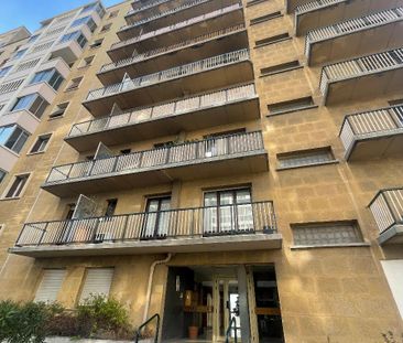 Location Appartement 1 pièce 32m² MARSEILLE 6ème - Photo 2