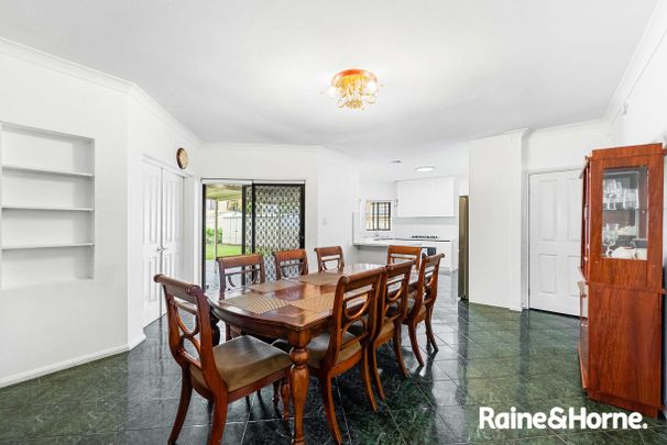 GRAND FAMILY HOME IN HORNINGSEA PARK! - Photo 1