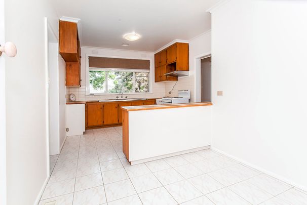 PERFECTLY LOCATED - Photo 1