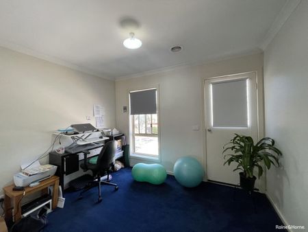 3/26 Mckinley Drive, Roxburgh Park, VIC 3064 - Photo 2