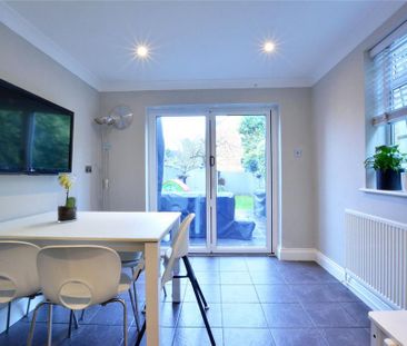 4 bedroom terraced house to rent - Photo 3