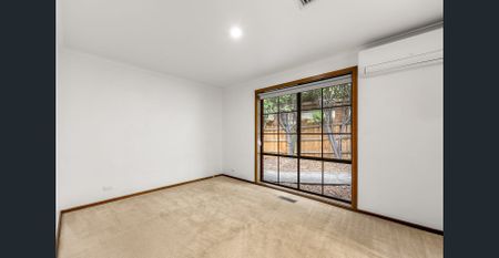 Family Entertainer in Lakeview Estate! - Photo 2