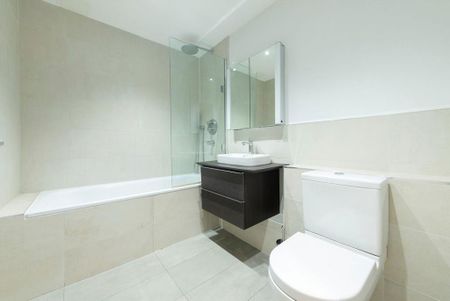 1 bedroom flat to rent - Photo 4