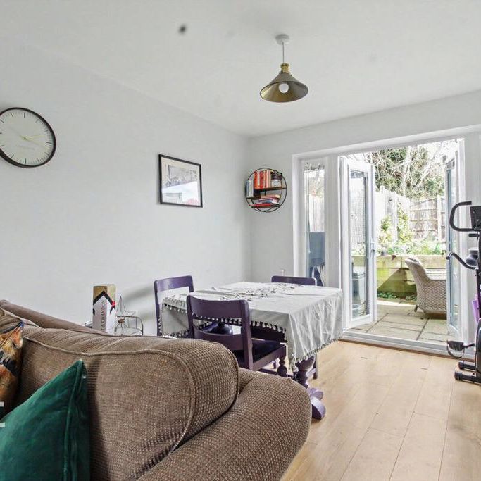 3 bedroom terraced house to rent - Photo 1