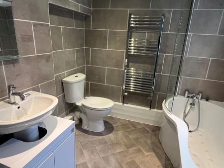 2 bedroom flat to rent - Photo 3