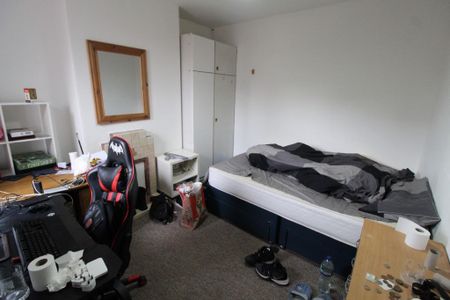 3 bedroom detached house to rent - Photo 3