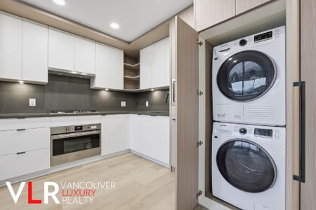 Condo in Vancouver East Side, BC - Photo 4