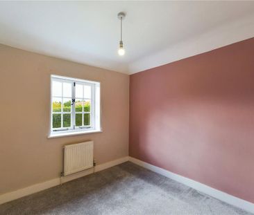 4 bedroom semi-detached house to rent - Photo 4
