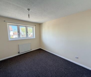 2 bedroom end of terrace house to rent - Photo 5