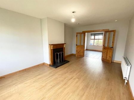 36 The Moatlands, Ballyhalbert, Newtownards, BT22 1TH - Photo 2
