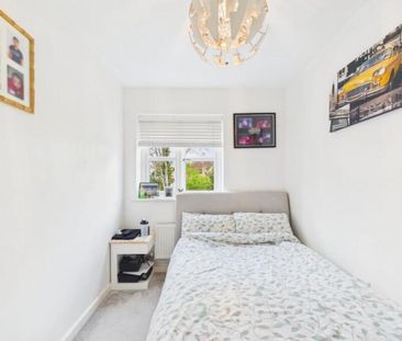 3 bedroom detached house to rent - Photo 2
