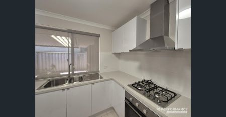 Contemporary Comfort in Central Location - Photo 5