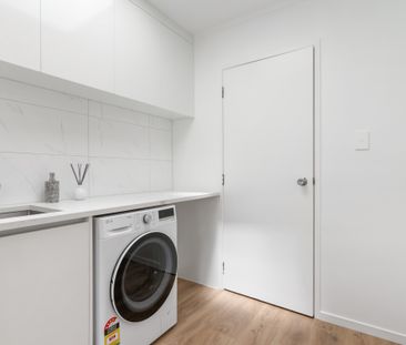 Renovated Luxury - Private Garden Oasis - Photo 1