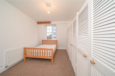 3 bedroom flat to rent - Photo 5