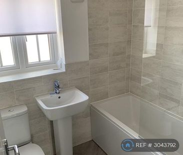 3 bedroom semi-detached house to rent - Photo 6