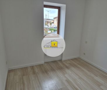Location Appartement 4 pièces 85m² ST BONNET DE MURE 69720 - Photo 3