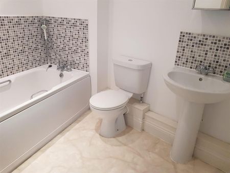 Holly Court, Pasteur Drive, Swindon, SN1 - Photo 3