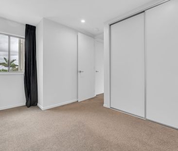 Modern Unit Living in a Prime Annerley Location - Photo 3