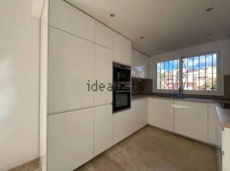 Alquiler de chalet adosado en Condes De Iza s/n - Photo 2