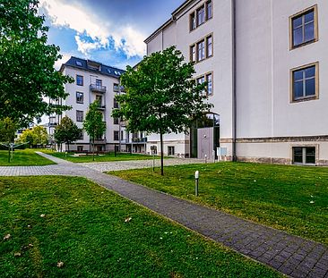 Tolle Altbauwohnung im Dekmal am Hechtpark. Balkon, Wanne, Parkett, Stellplatz. Übernahme EBK mgl. - Foto 2