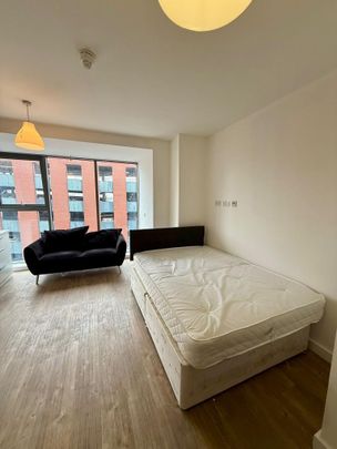 Studio to rent - Photo 1