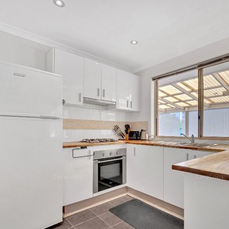 19 Belinda Close, Kurunjang, VIC 3337 - Photo 4